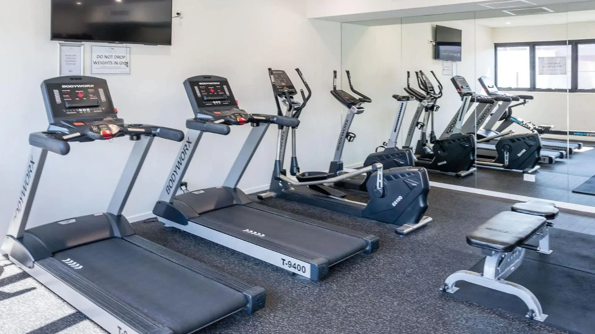 Hanlon Park Escape 250M To Stones Corner Village Brisbane 0*,  Australia
