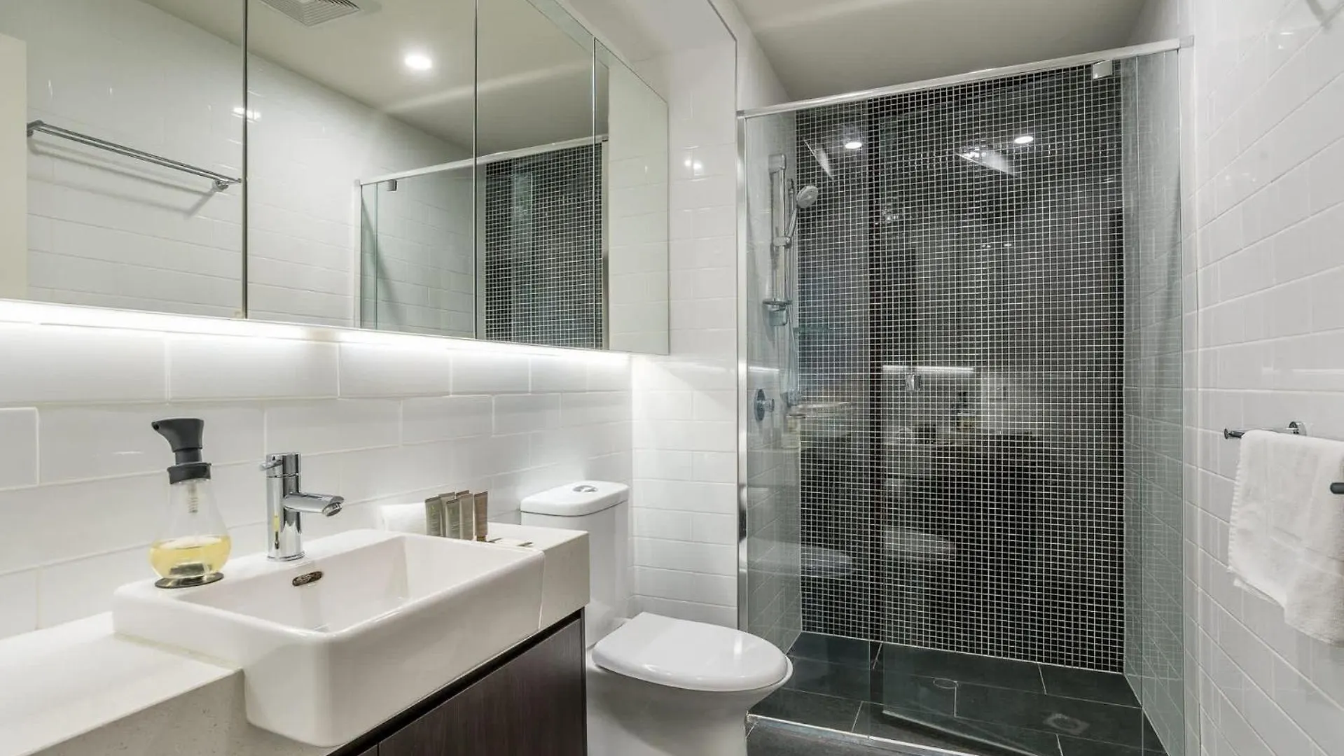 Apartment Hanlon Park Escape 250M To Stones Corner Village Brisbane