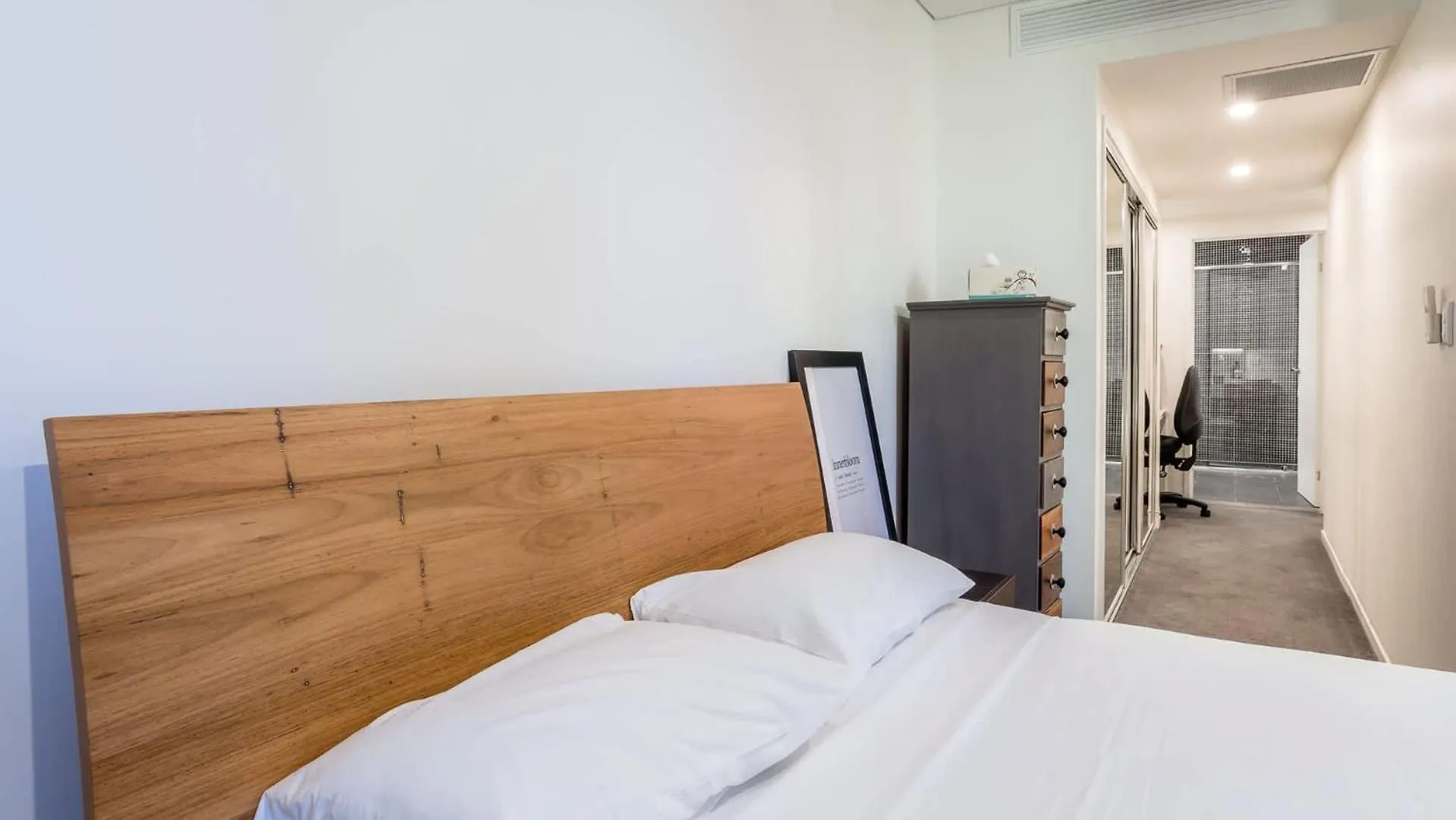Hanlon Park Escape 250M To Stones Corner Village Brisbane Apartment