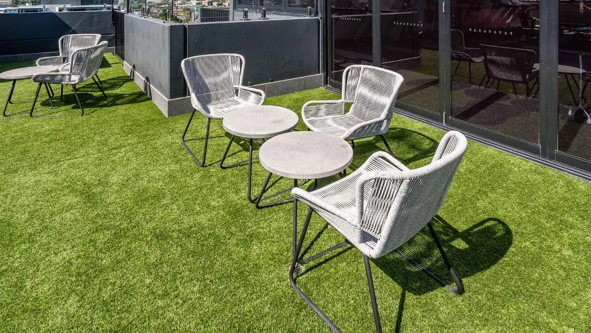 Hanlon Park Escape 250M To Stones Corner Village Brisbane Apartment